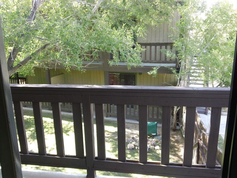 Bonnie Springs Ranch Motel Blue Diamond Exterior foto